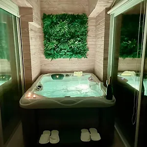 Jacuzzi Privado Y Barbacoa En Paradise Miami Platja (Miami Playa)